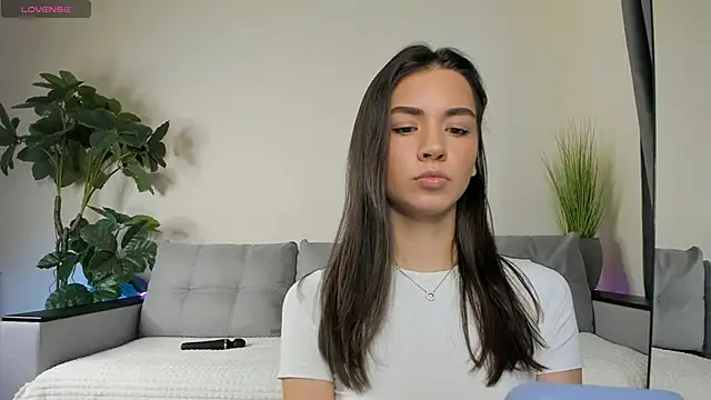 NicoleLuv online show from December 2, 2024, 1:13 pm