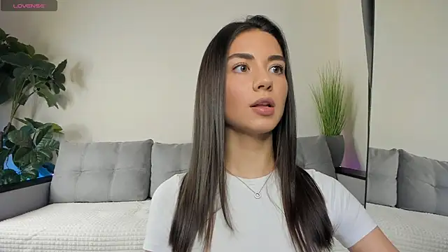 NicoleLuv online show from December 4, 2024, 1:09 pm