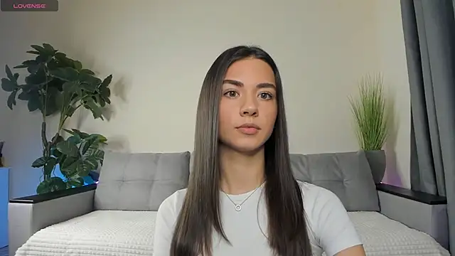 NicoleLuv online show from December 5, 2024, 1:06 pm