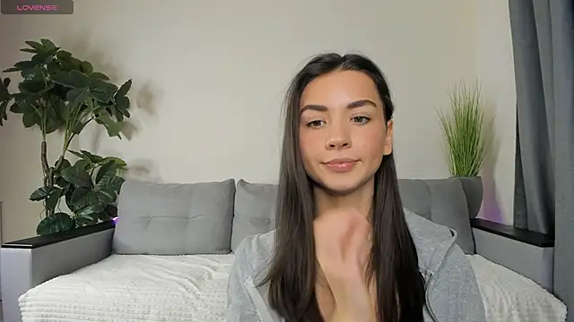 NicoleLuv online show from December 12, 2024, 4:10 pm