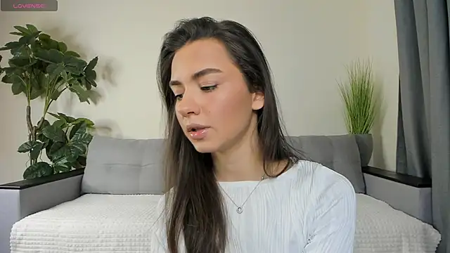 NicoleLuv online show from December 13, 2024, 1:12 pm