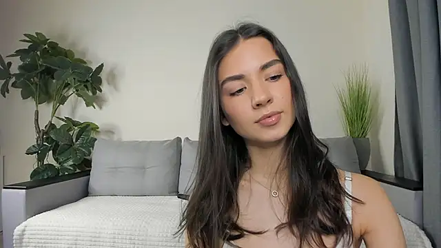 NicoleLuv online show from December 18, 2024, 1:12 pm