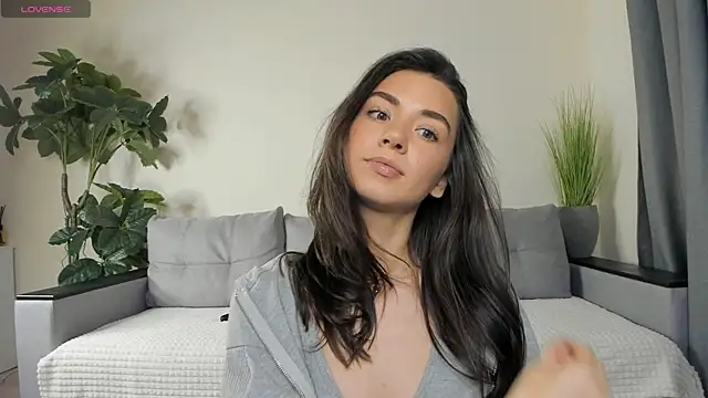 NicoleLuv online show from December 19, 2024, 1:07 pm