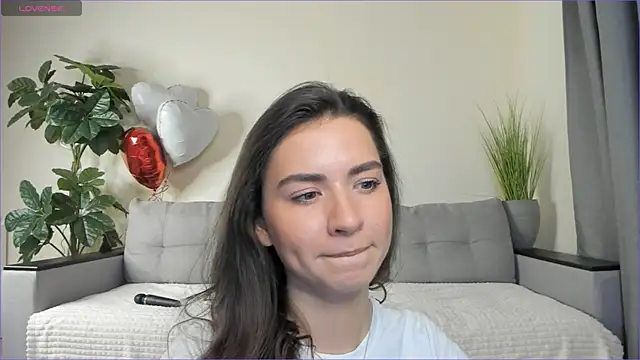 NicoleLuv online show from March 16, 2025, 4:12 pm