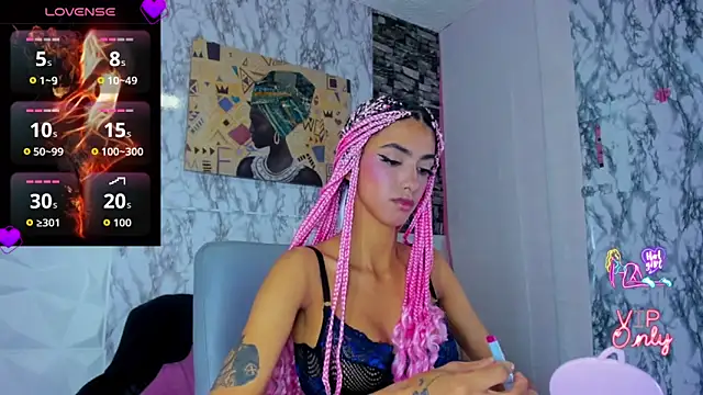 Queen Cuarxxo online show from April 8, 2026, 11:59 pm