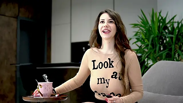 BelleSkye online show from February 25, 2025, 4:24 am