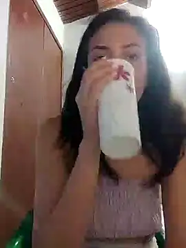 aurelialux online show from February 8, 2025, 9:15 pm