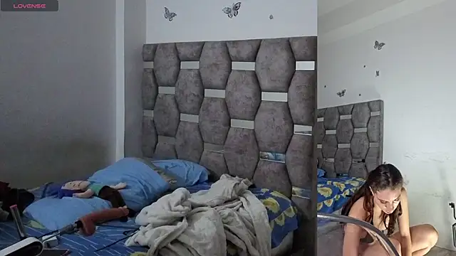 aurelialux online show from February 6, 2026, 8:45 pm