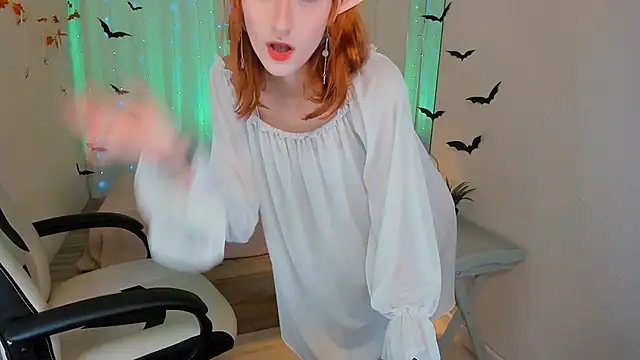 Lil Melanie  online show from October 27, 2025, 1:04 pm