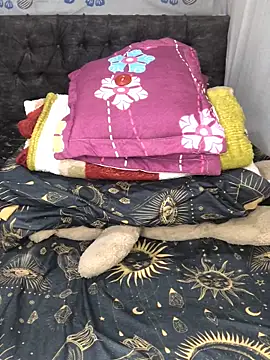 aisha-sajady online show from December 4, 2025, 9:56 pm