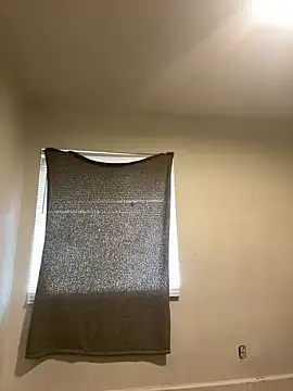 honeybrow online show from December 29, 2024, 3:35 pm