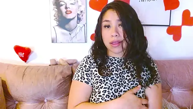 hinataleecs online show from February 28, 2025, 11:36 am