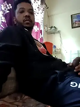 Mmm992170 online show from December 5, 2025, 4:32 am