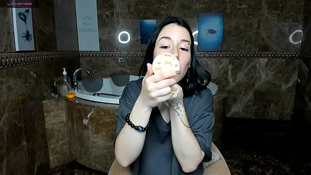 Snapshot of adell_berry chatting on October 4, 2025, 2:42 am adell berry online show from October 4, 2025, 2:42 am