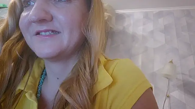 Snapshot of EstrellaWalters chatting on October 27, 2025, 2:43 pm EstrellaWalters online show from October 27, 2025, 2:43 pm