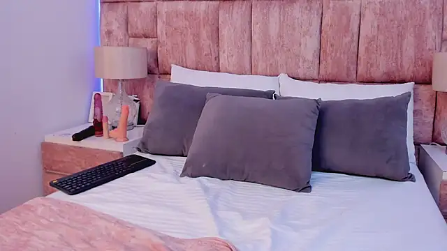 Cloesweet 1 online show from January 28, 2025, 4:19 pm