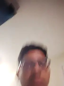 Snapshot of FitGeorge chatting on November 8, 2025, 3:39 am FitGeorge online show from November 8, 2025, 3:39 am