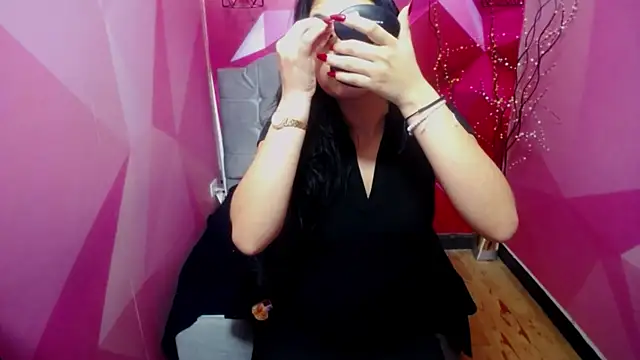 EMMA COLINSS online show from December 16, 2024, 12:49 pm