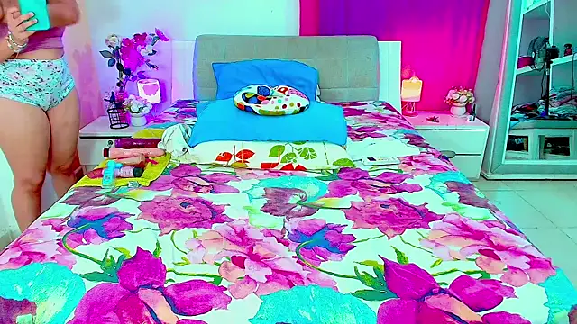 Snapshot of Kendralove31xxx chatting on October 20, 2025, 2:45 am Kendralove31xxx online show from October 20, 2025, 2:45 am