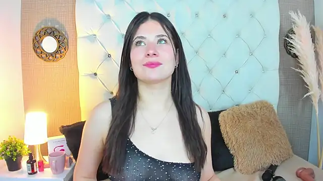 ValeryLovee online show from February 1, 2025, 9:32 am