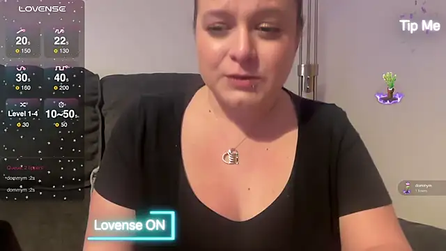 Snapshot of NaughtyWifeUK chatting on December 31, 2024, 1:36 am NaughtyWifeUK online show from December 31, 2024, 1:36 am