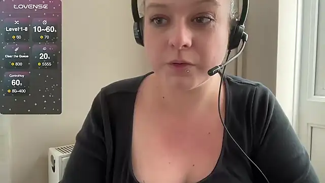 Snapshot of NaughtyWifeUK chatting on April 15, 2026, 12:12 pm NaughtyWifeUK online show from April 15, 2026, 12:12 pm