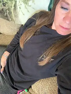 Shelby4yu online show from January 14, 2025, 4:18 pm