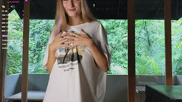 Snapshot of adele_lyv chatting on February 12, 2025, 9:10 am adele lyv online show from February 12, 2025, 9:10 am