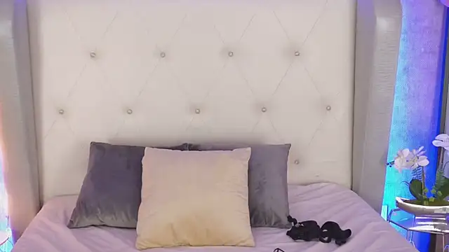 ViolettMoon1 online show from January 4, 2025, 10:16 am