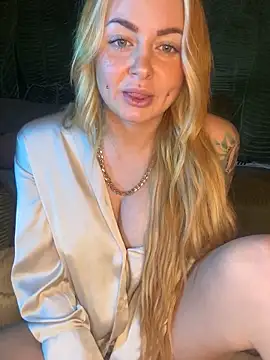 Snapshot of ObviouslyPeachy chatting on January 8, 2025, 10:27 pm ObviouslyPeachy online show from January 8, 2025, 10:27 pm