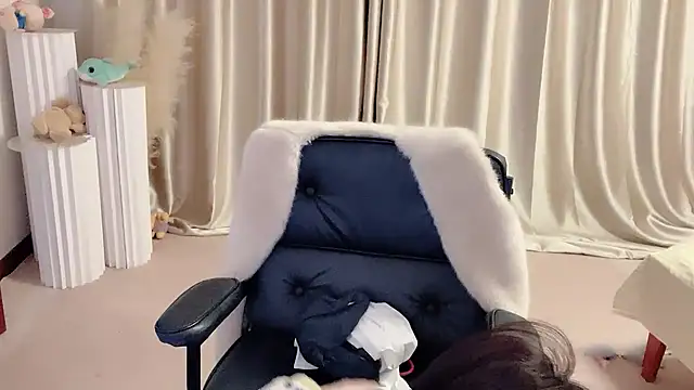 Daisy-77 online show from March 21, 2025, 6:18 pm