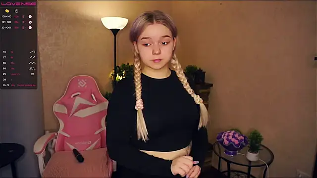 ZaraCreedon online show from February 21, 2025, 7:10 pm