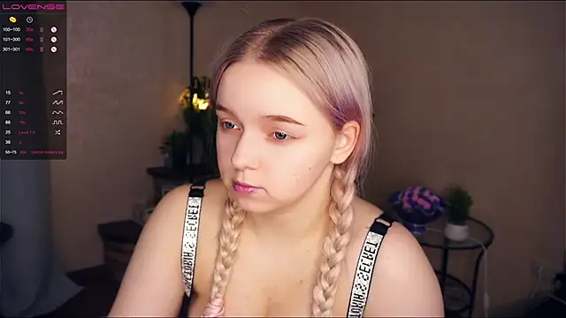 ZaraCreedon online show from February 21, 2025, 10:15 pm