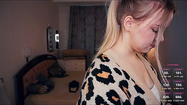 ZaraCreedon online show from September 11, 2025, 7:08 am