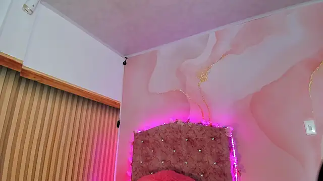 Daisy  rose online show from September 9, 2025, 2:55 am