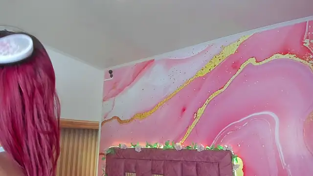 Daisy  rose online show from April 14, 2026, 3:01 am