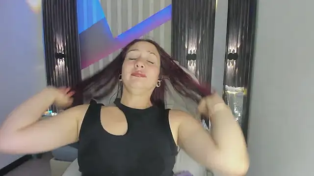 emily layton online show from February 3, 2026, 12:20 am