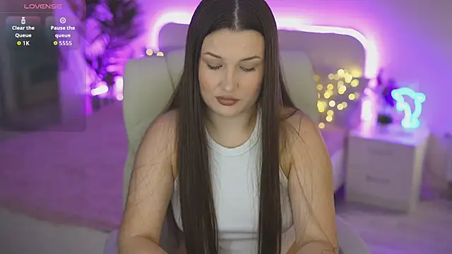 OneLaya online show from September 14, 2025, 1:54 pm