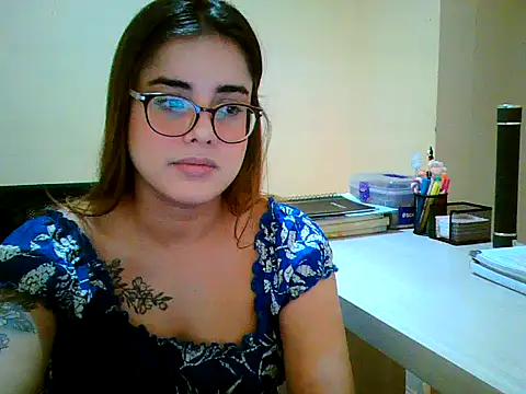 maliamiller online show from September 18, 2025, 12:29 pm