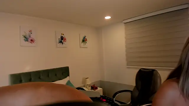 Sam and molly  online show from February 12, 2025, 10:04 pm