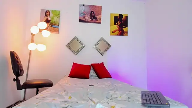 kattadoll online show from February 6, 2025, 2:22 am