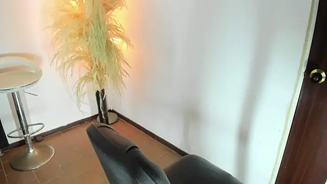 kattadoll online show from October 4, 2025, 1:47 am