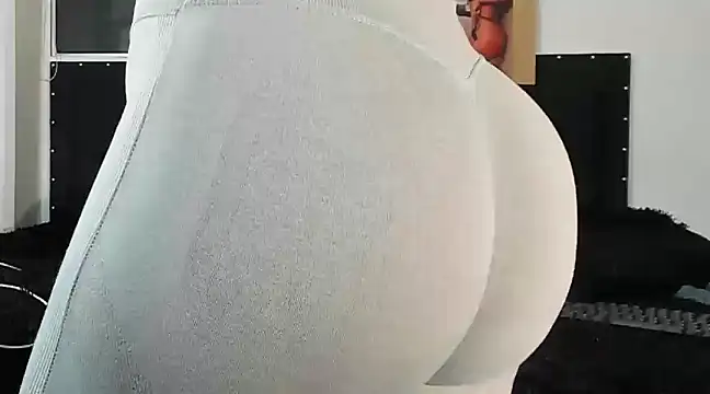 Snapshot of doll_celeste20 chatting on January 15, 2025, 3:33 am doll celeste20 online show from January 15, 2025, 3:33 am