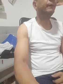 latinmartin73 online show from December 3, 2025, 2:15 pm