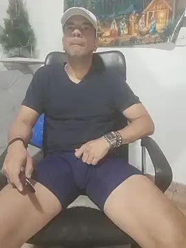 latinmartin73 online show from January 10, 2026, 12:23 am