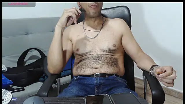 latinmartin73 online show from March 13, 2026, 12:06 am