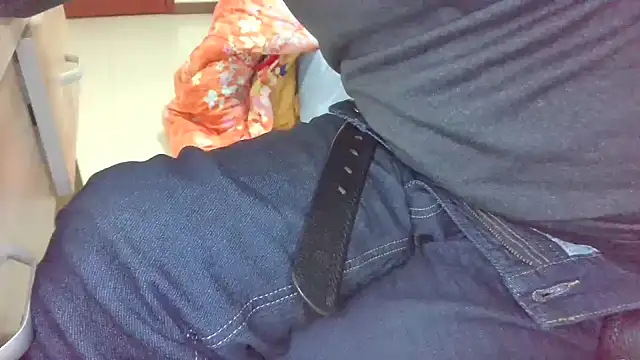 huzi518 online show from March 18, 2025, 9:53 pm