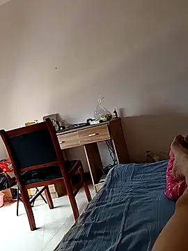 huzi518 online show from April 18, 2026, 3:54 am