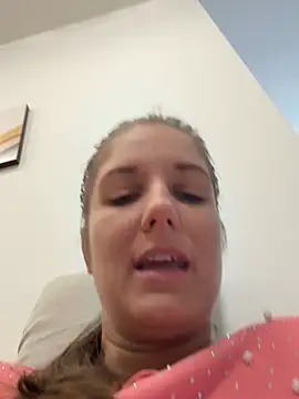 Snapshot of jennifer11772 chatting on July 4, 2026, 7:14 am jennifer11772 online show from July 4, 2026, 7:14 am