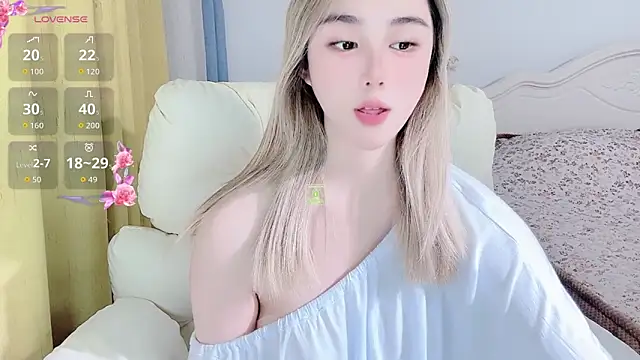 Caitlyn   online show from December 18, 2025, 12:33 pm